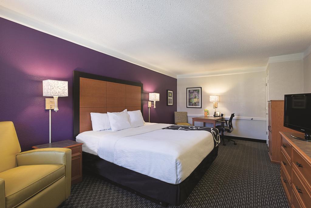 Quality Inn & Suites North Charleston - Ashley Phosphate Eksteriør bilde