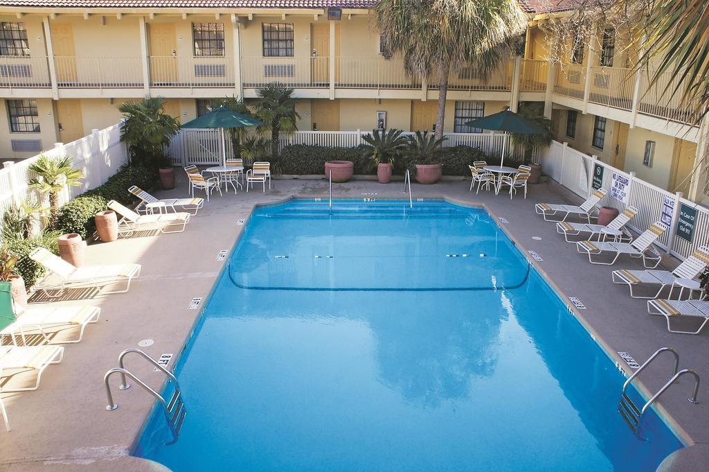 Quality Inn & Suites North Charleston - Ashley Phosphate Eksteriør bilde