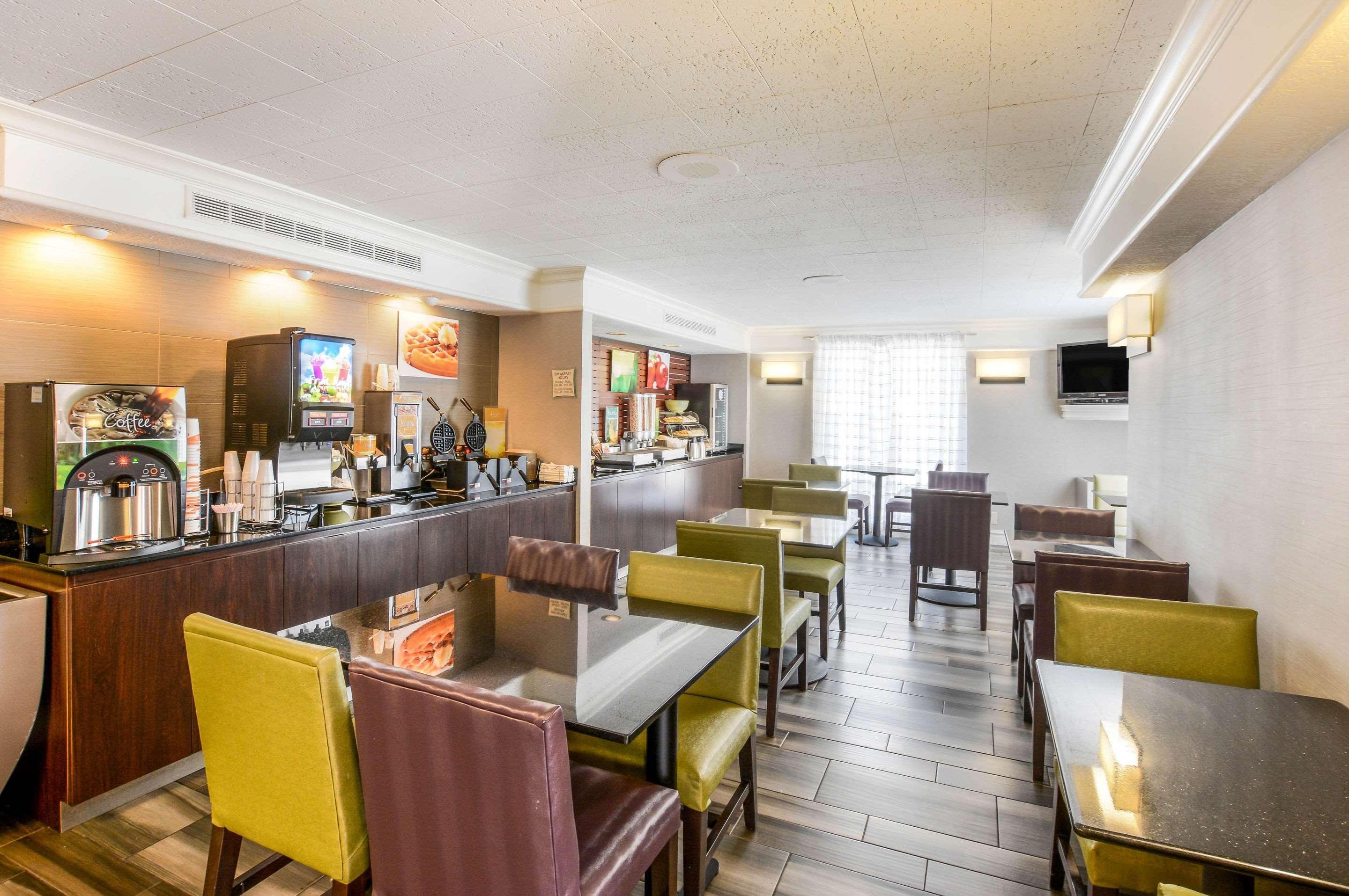 Quality Inn & Suites North Charleston - Ashley Phosphate Eksteriør bilde