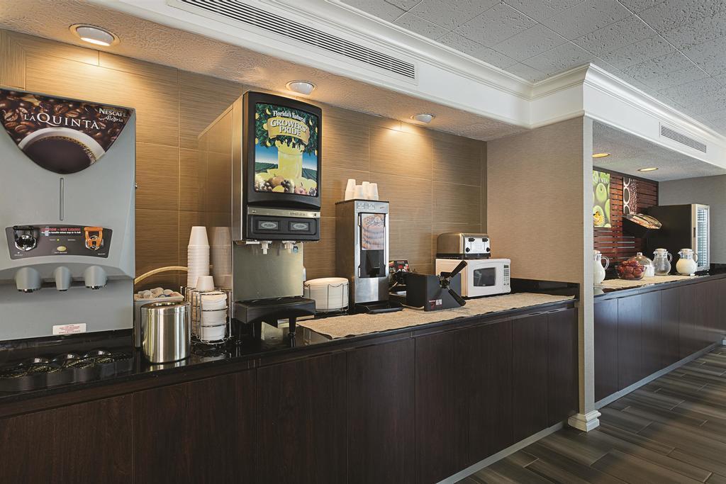 Quality Inn & Suites North Charleston - Ashley Phosphate Eksteriør bilde