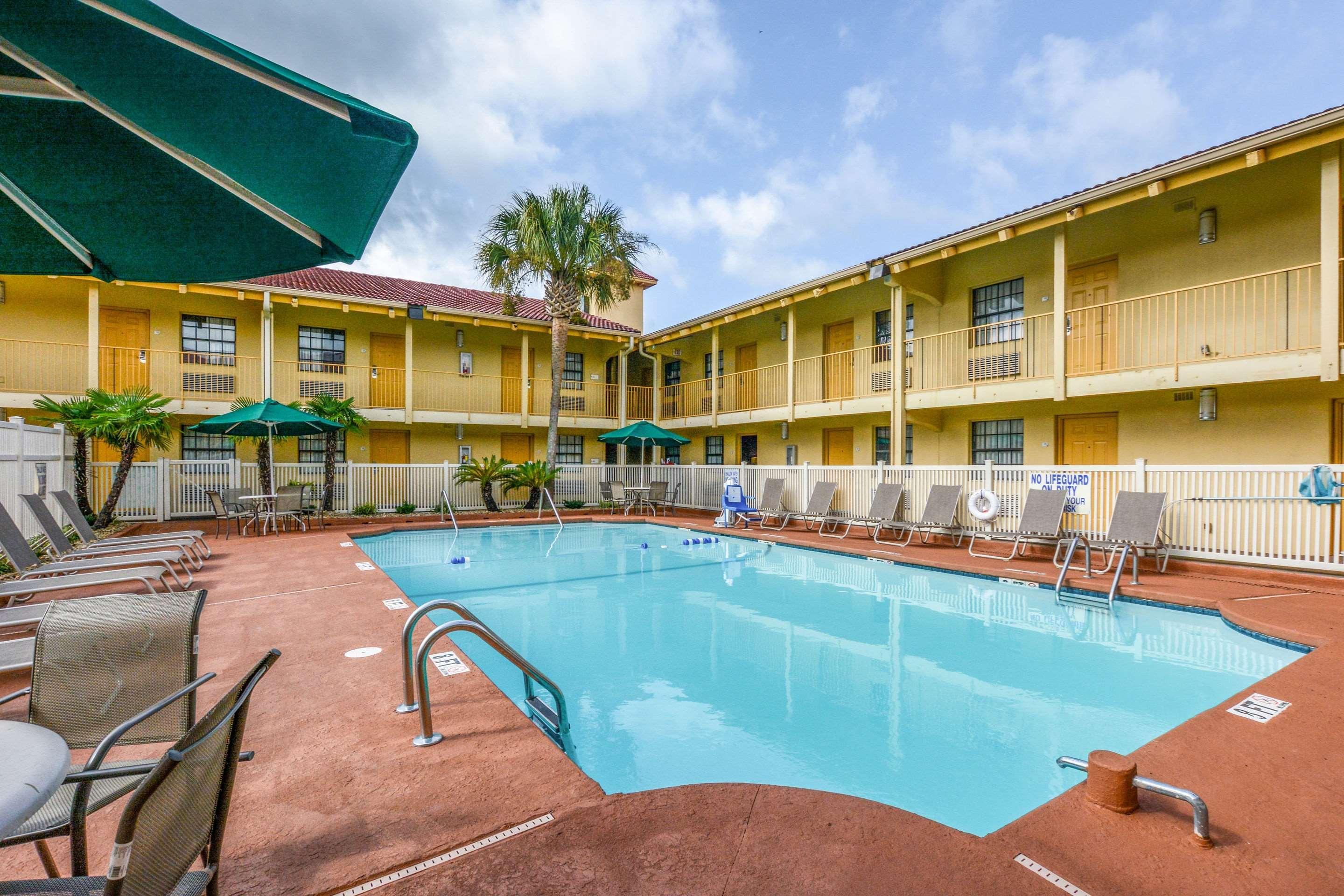 Quality Inn & Suites North Charleston - Ashley Phosphate Eksteriør bilde