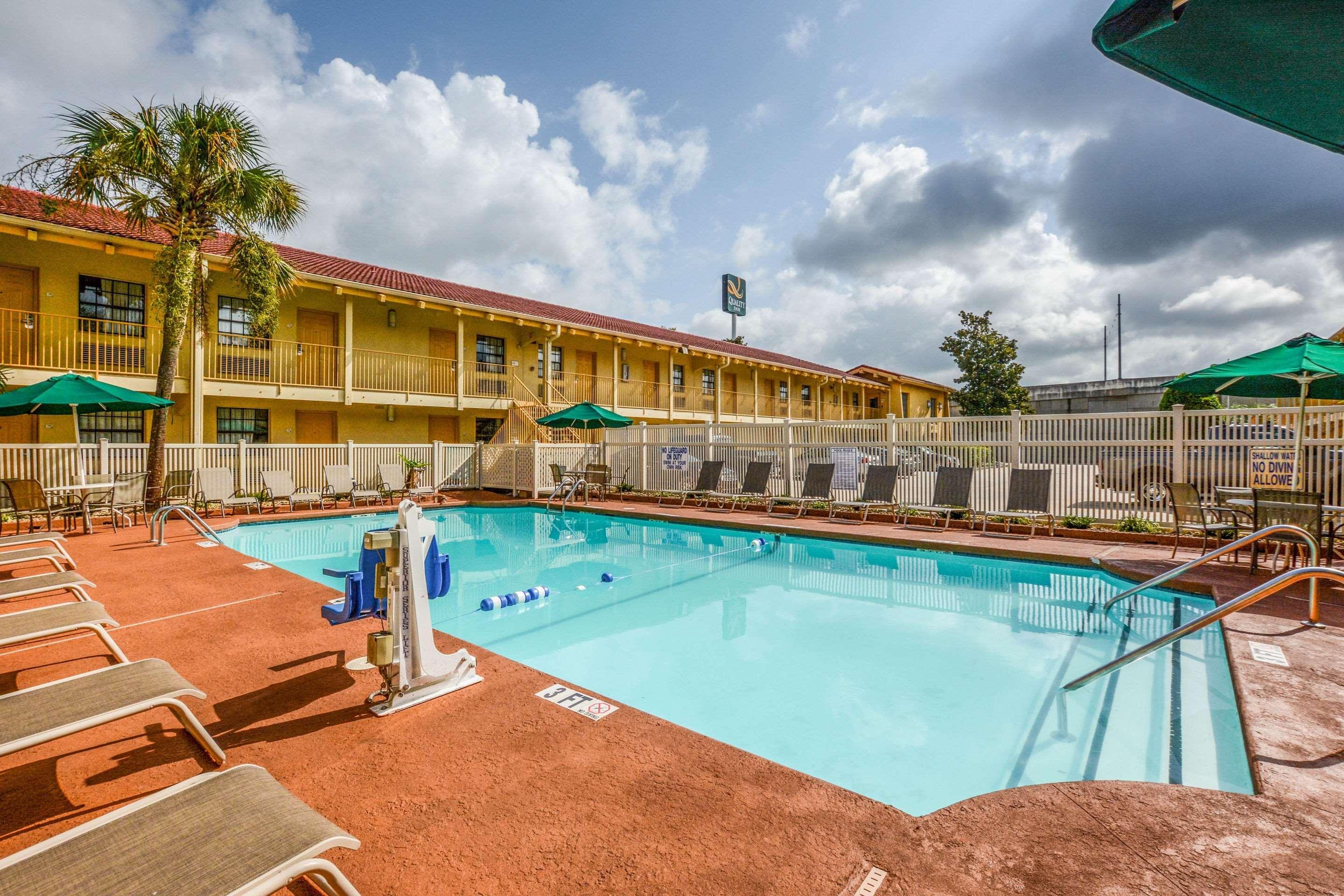 Quality Inn & Suites North Charleston - Ashley Phosphate Eksteriør bilde