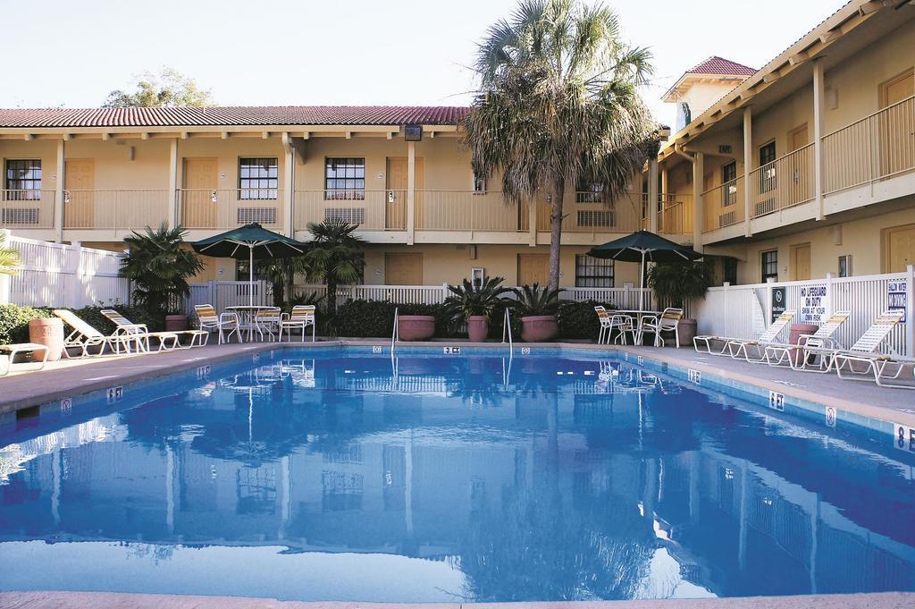 Quality Inn & Suites North Charleston - Ashley Phosphate Eksteriør bilde
