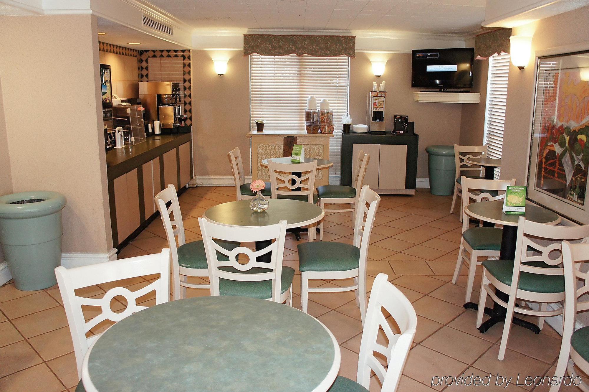 Quality Inn & Suites North Charleston - Ashley Phosphate Eksteriør bilde