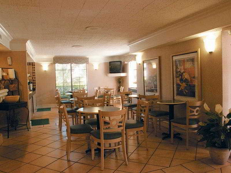 Quality Inn & Suites North Charleston - Ashley Phosphate Restaurant bilde