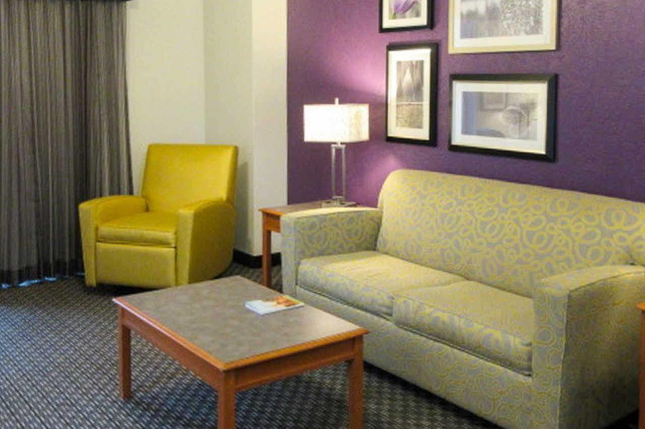 Quality Inn & Suites North Charleston - Ashley Phosphate Eksteriør bilde