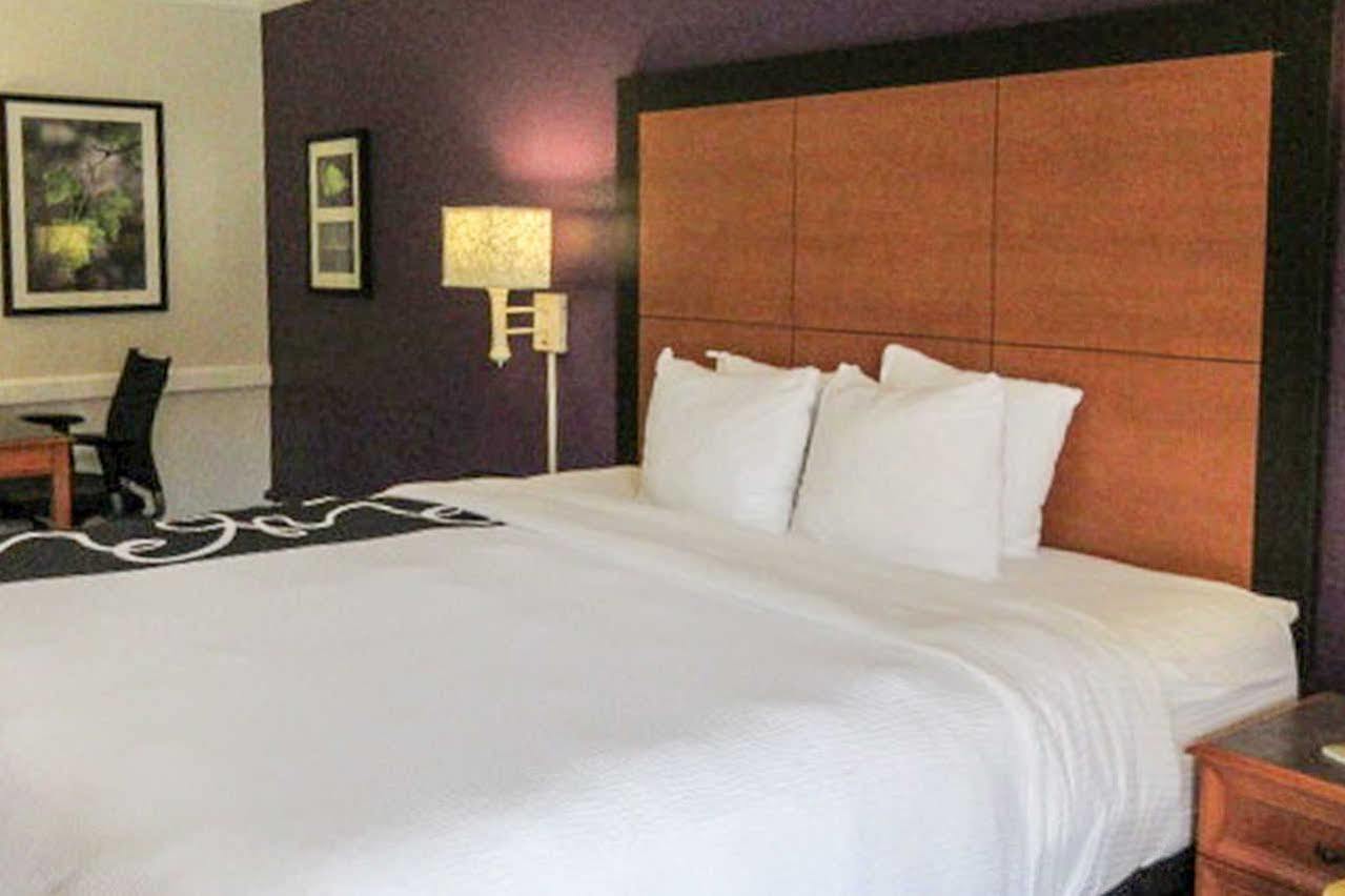 Quality Inn & Suites North Charleston - Ashley Phosphate Eksteriør bilde