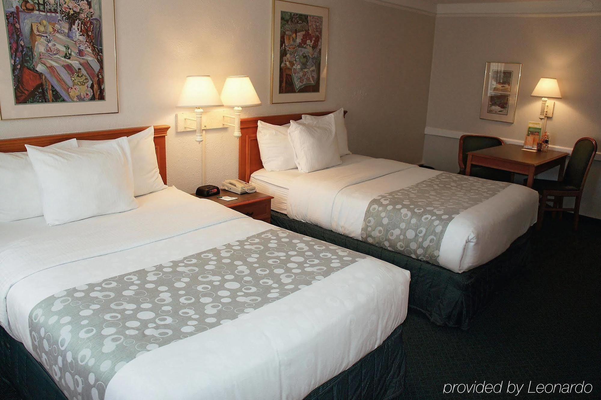 Quality Inn & Suites North Charleston - Ashley Phosphate Eksteriør bilde