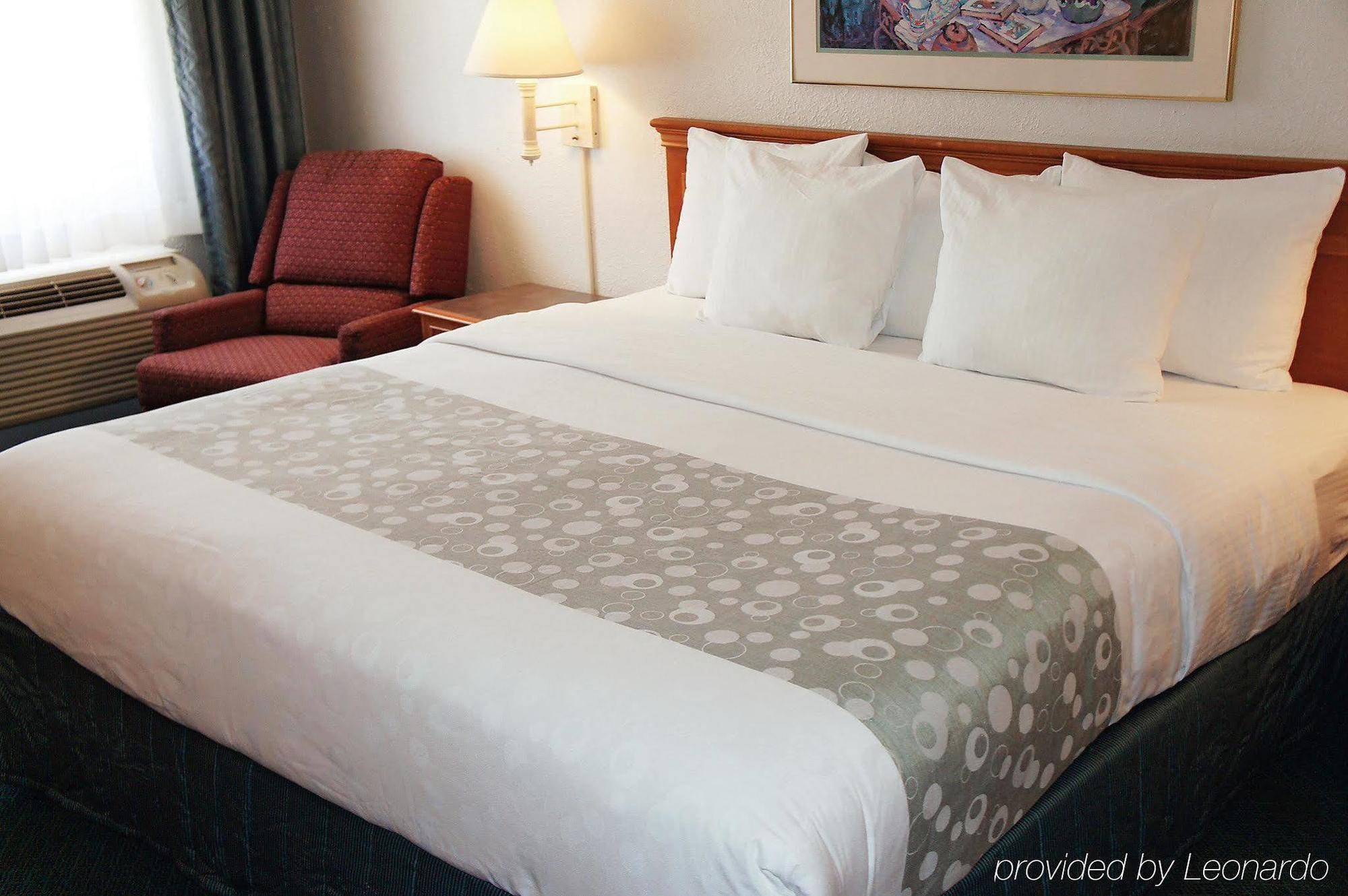 Quality Inn & Suites North Charleston - Ashley Phosphate Eksteriør bilde