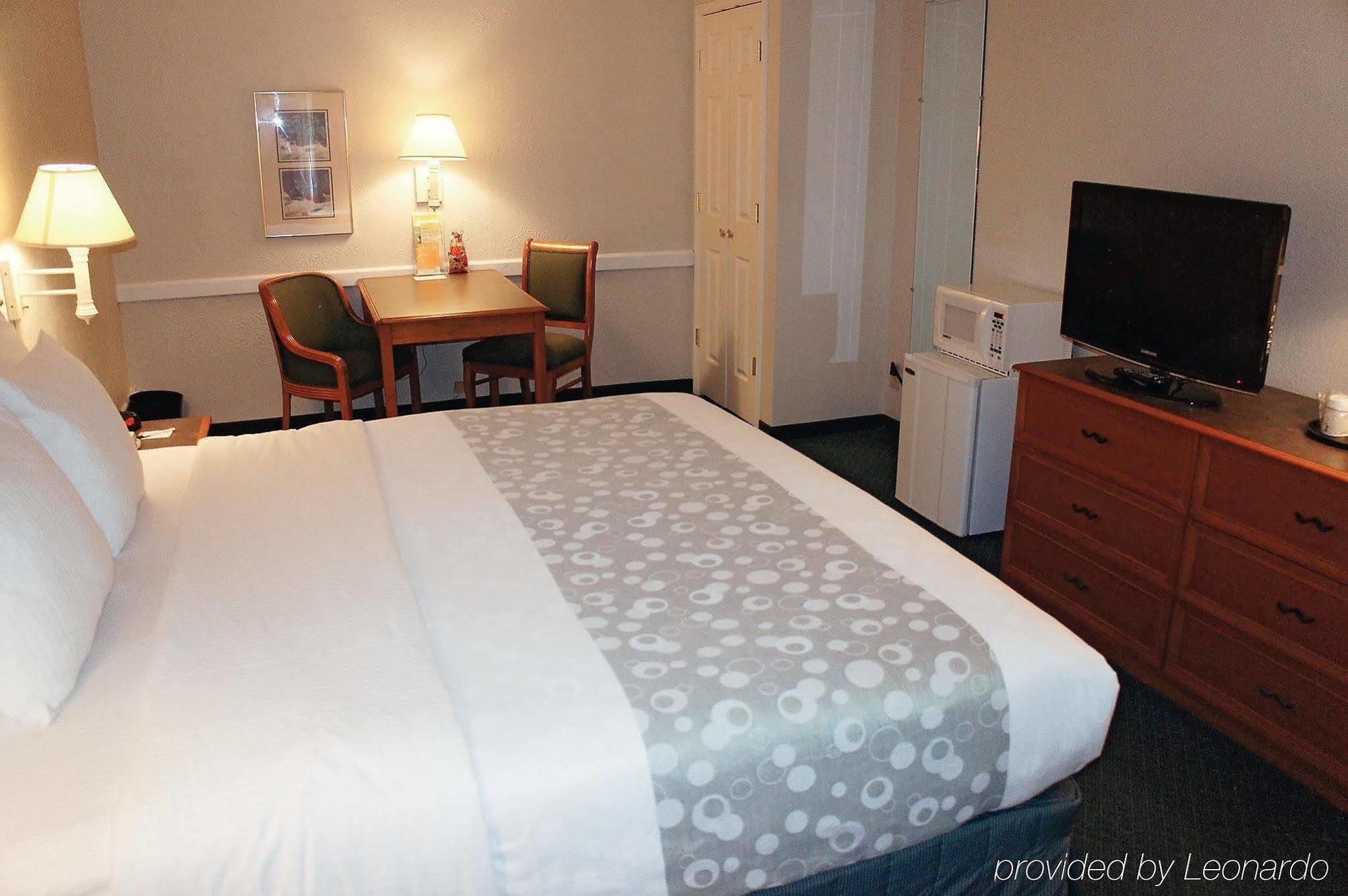 Quality Inn & Suites North Charleston - Ashley Phosphate Eksteriør bilde