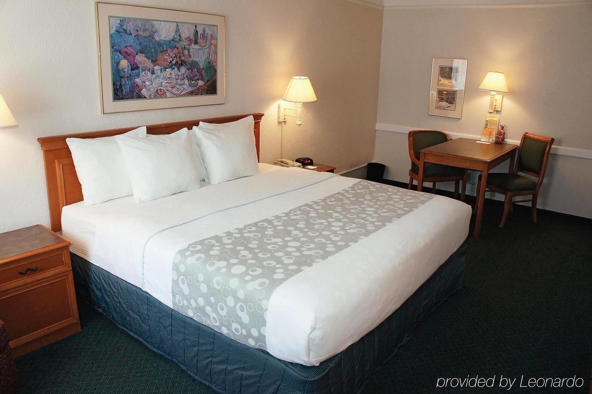 Quality Inn & Suites North Charleston - Ashley Phosphate Eksteriør bilde