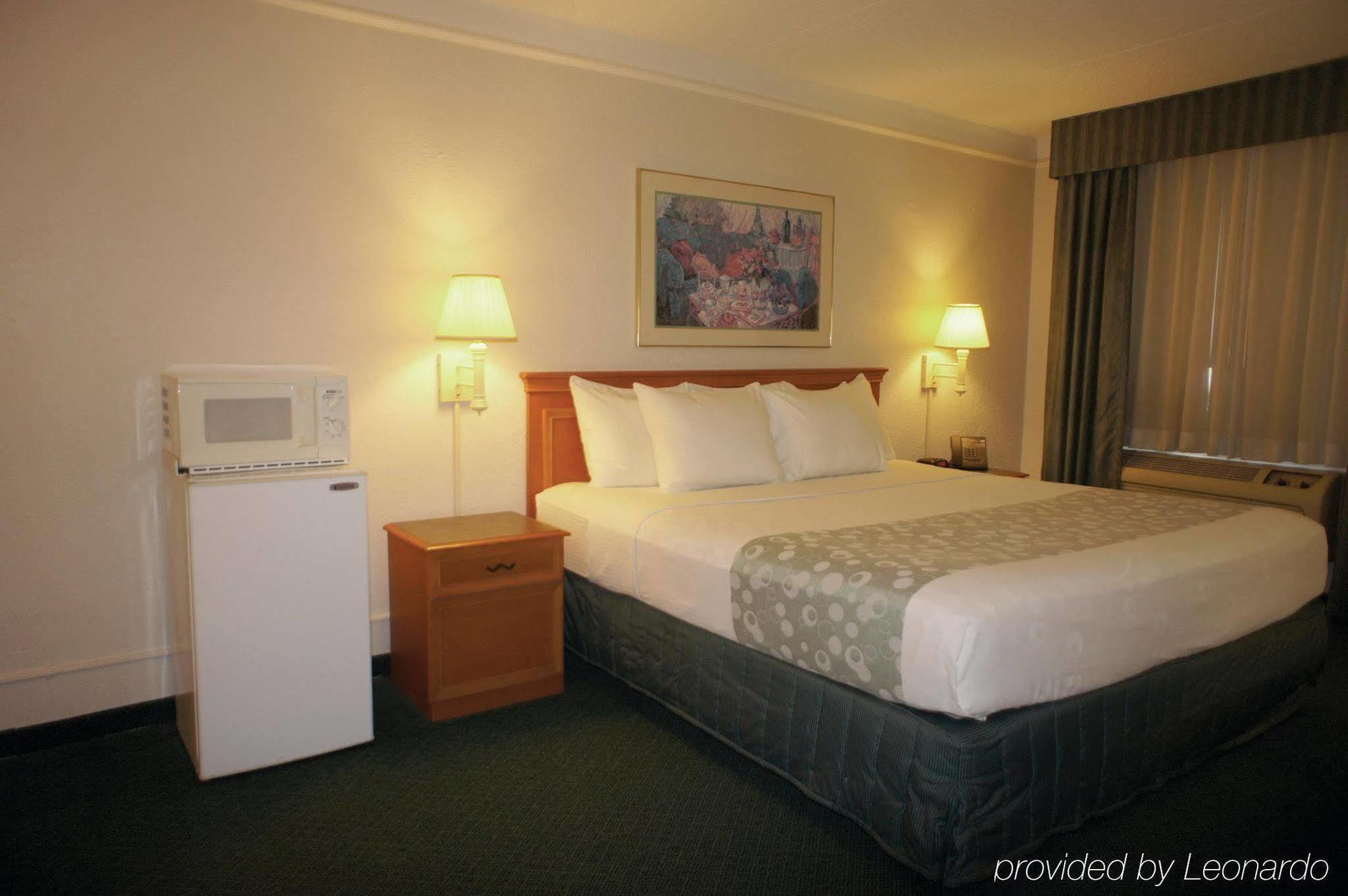 Quality Inn & Suites North Charleston - Ashley Phosphate Eksteriør bilde