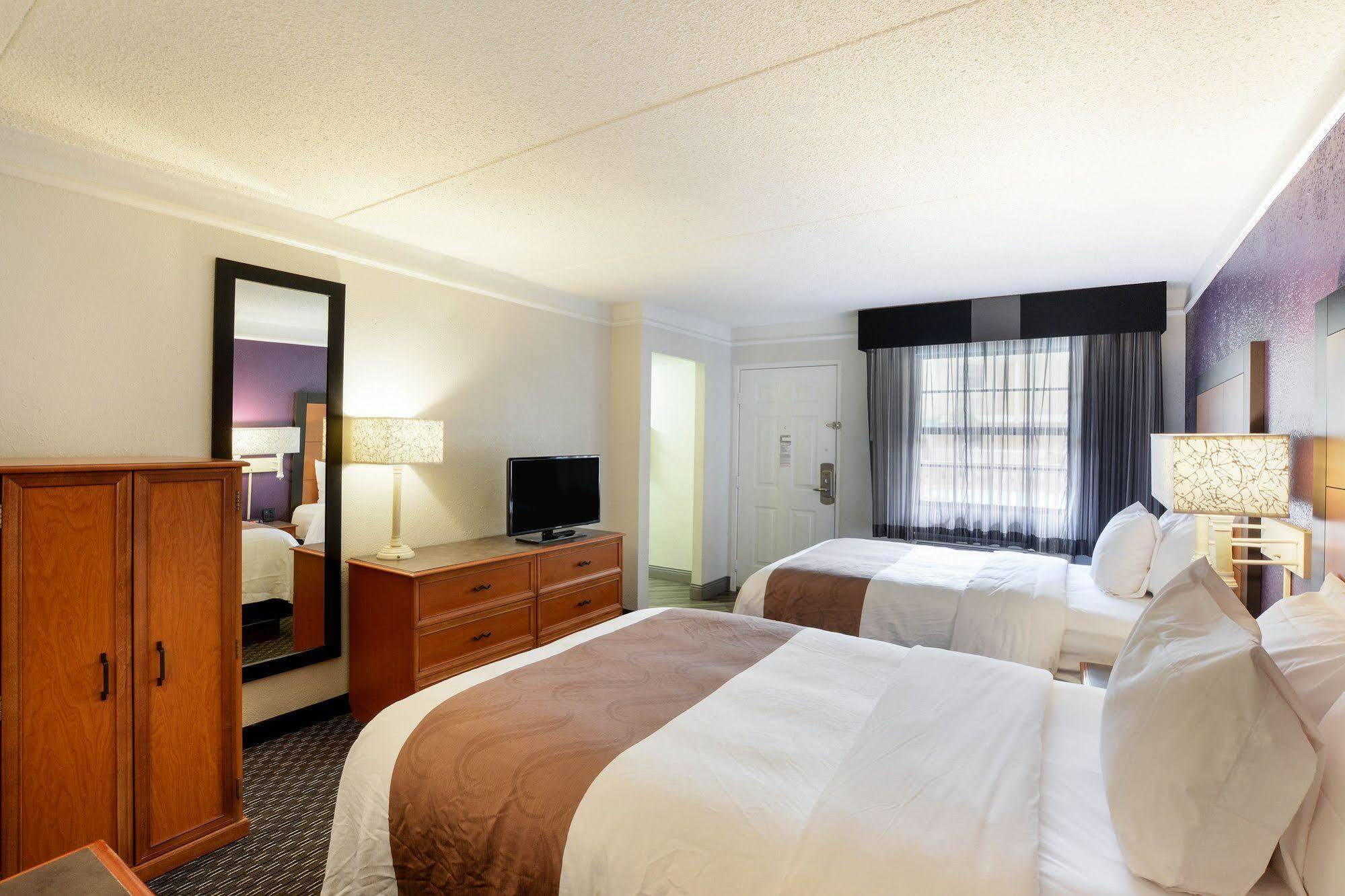 Quality Inn & Suites North Charleston - Ashley Phosphate Eksteriør bilde