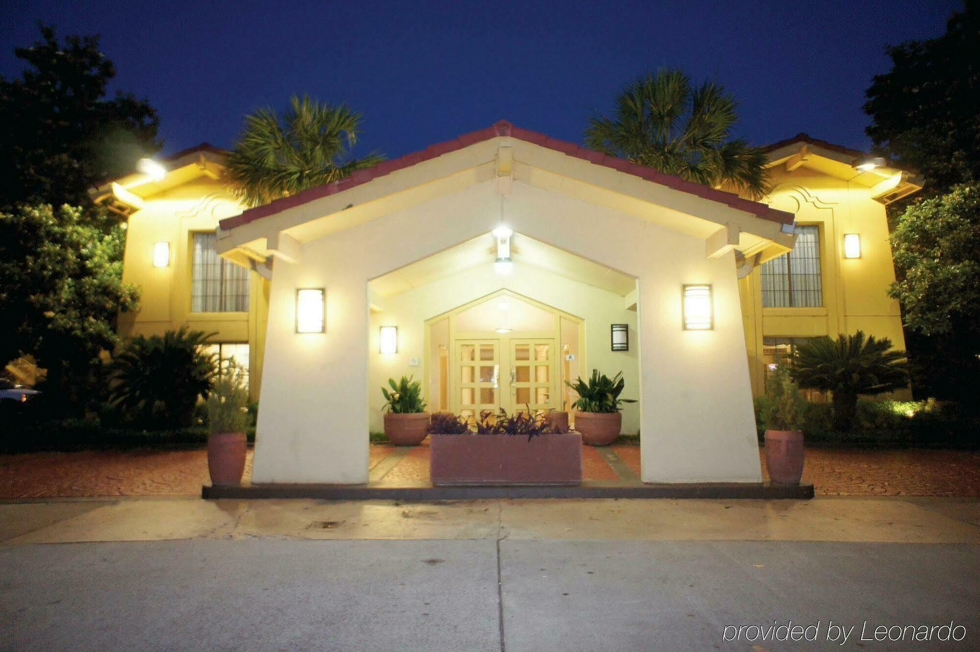 Quality Inn & Suites North Charleston - Ashley Phosphate Eksteriør bilde